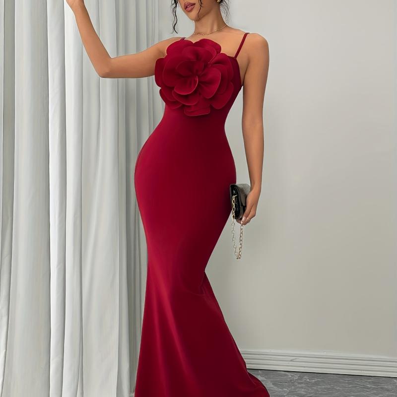 Robe moulante rouge à grand motif floral pour femmes, tendance et élégante